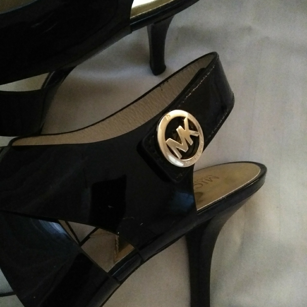 Michael Kors black heel - Picture 2 of 4